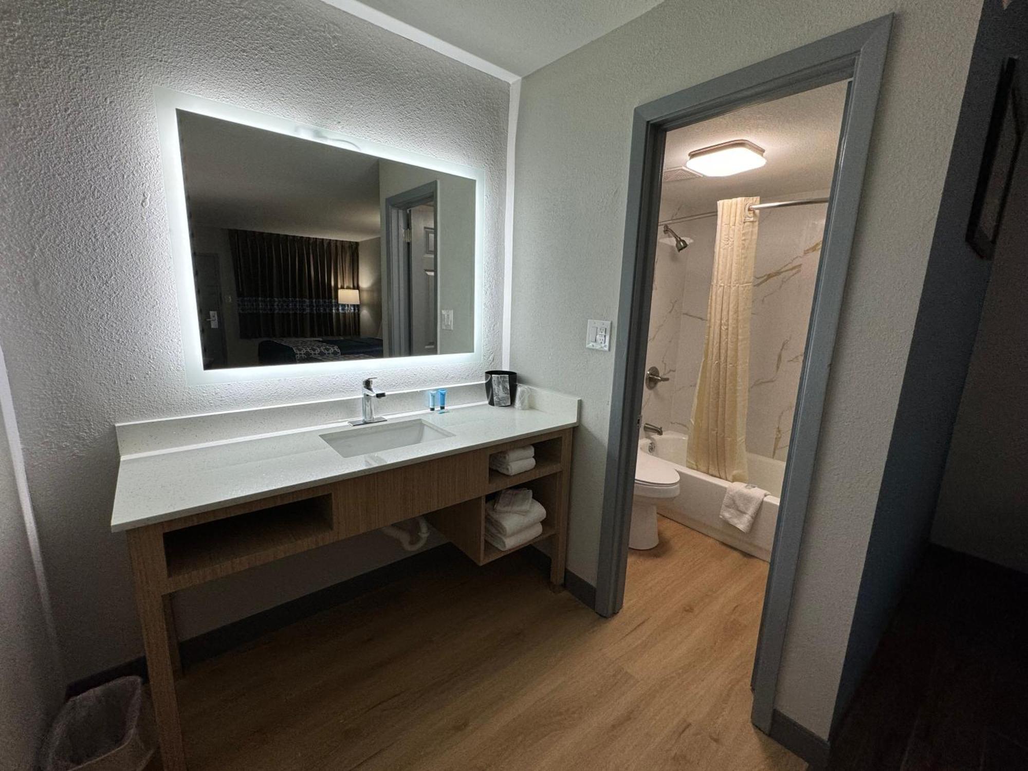 Travelodge By Wyndham Gainesville Ngoại thất bức ảnh