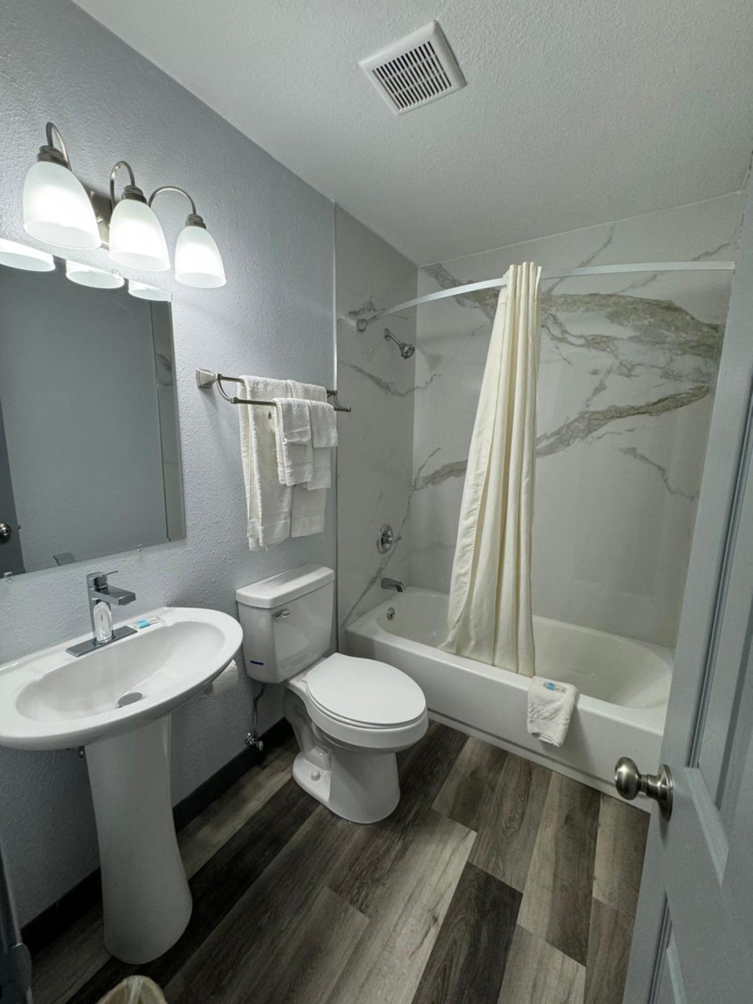 Travelodge By Wyndham Gainesville Ngoại thất bức ảnh