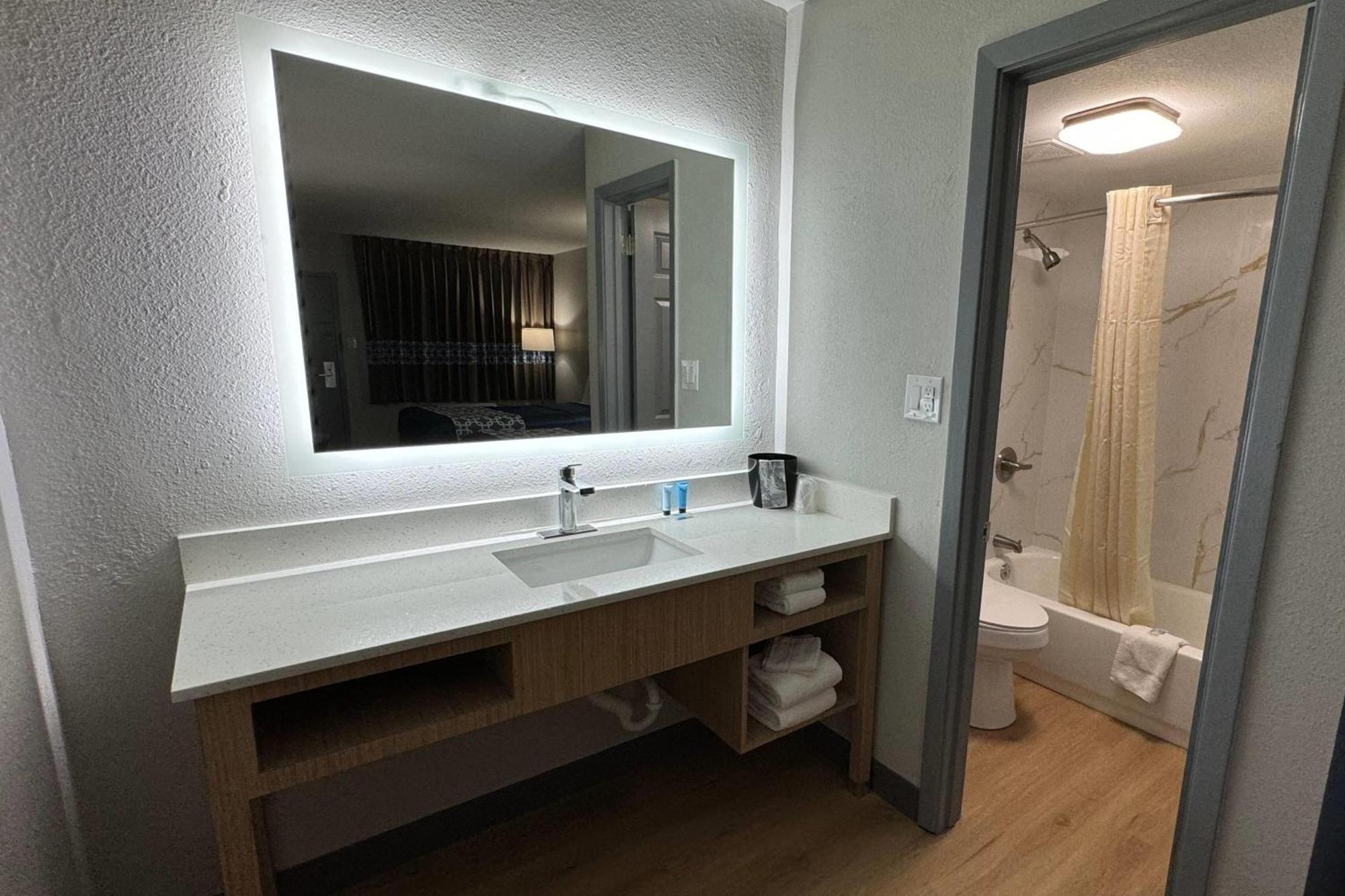 Travelodge By Wyndham Gainesville Ngoại thất bức ảnh